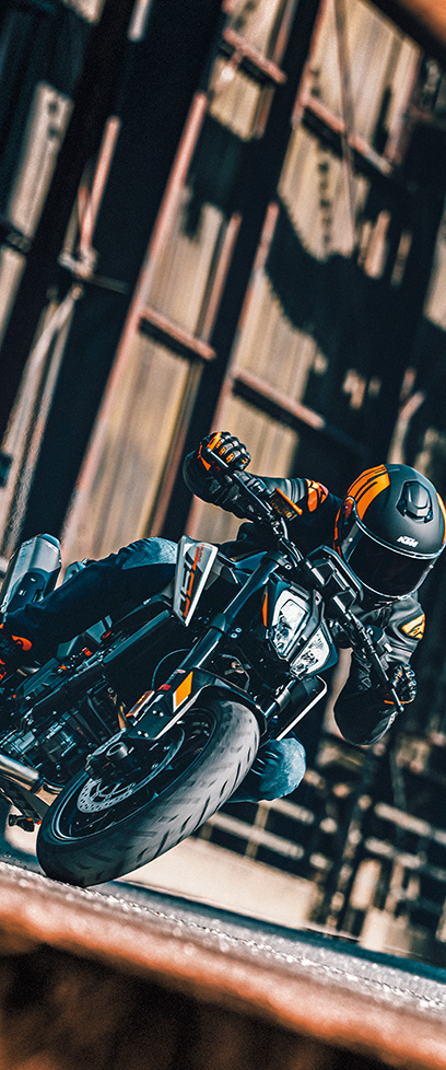 KTM_790-Duke-VERTICAL KTM_790-Duke-VERTICAL